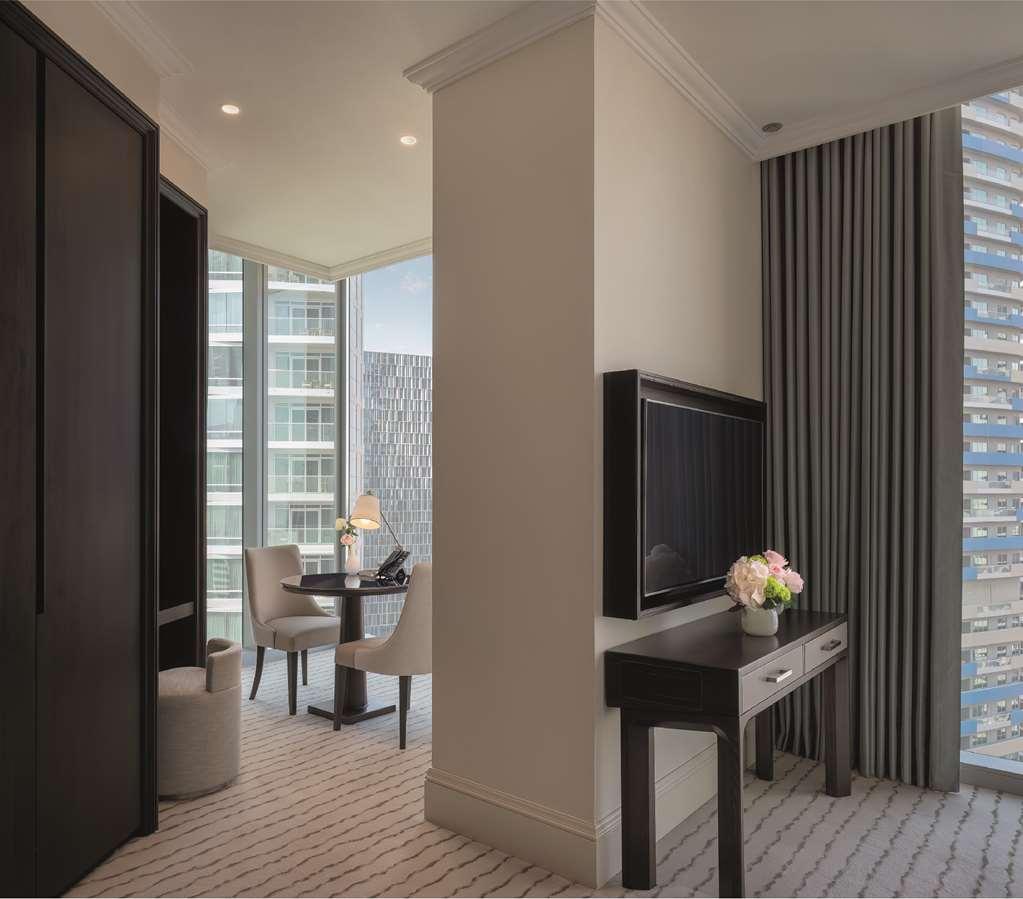 Address Dubai Mall Szoba fotó A guest room at the hotel