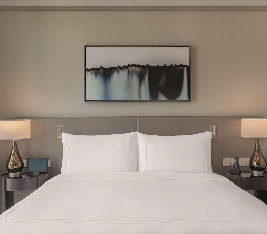 Address Dubai Mall Szoba fotó A guest room at the hotel